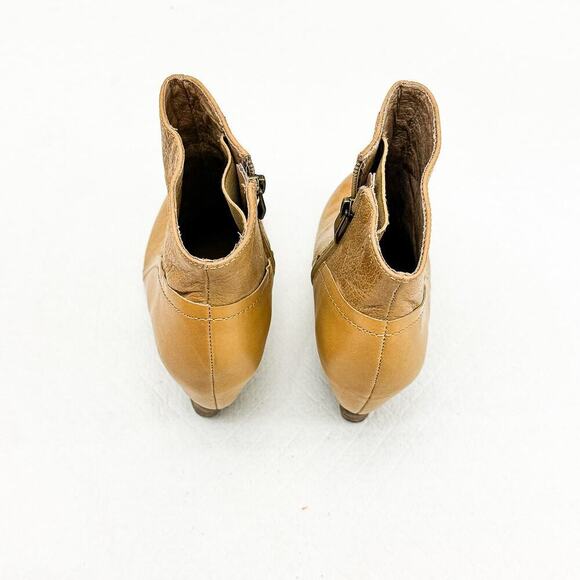 Vince Camuto Hillarie Wedge Heeled Leather Boot Round Toe Tan Size 6.5 - Picture 4 of 5